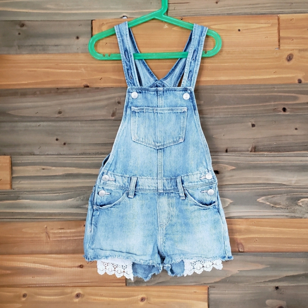 Girls Old Navy denim short overalls, size 8.